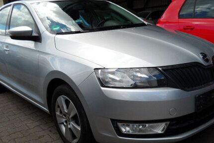 Skoda Rapid 76.729 km 8.999 &euro; Regensburg 93055