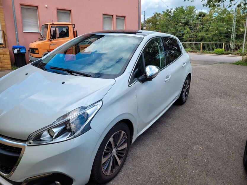 Peugeot 208 84.000 km 9.999 € saarbrücken 66113