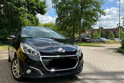 Peugeot 208 70.000 km 8.300 € Essen 45141