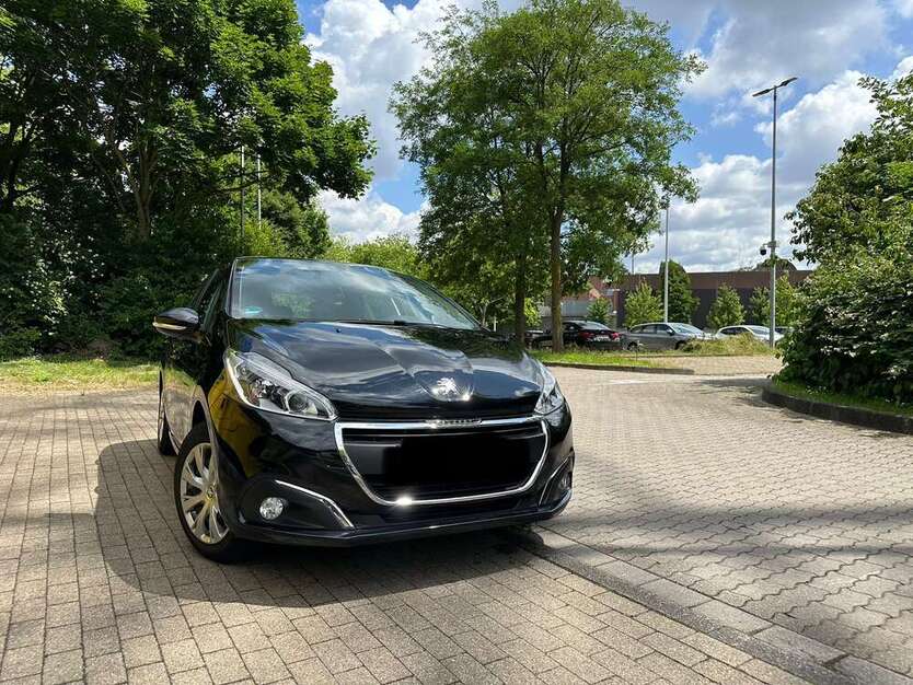Peugeot 208 70.000 km 8.300 € Essen 45141