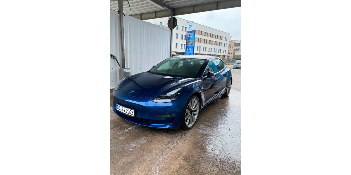 Tesla Model 3 205.610 km 19.400 &euro; Dortmund 44227