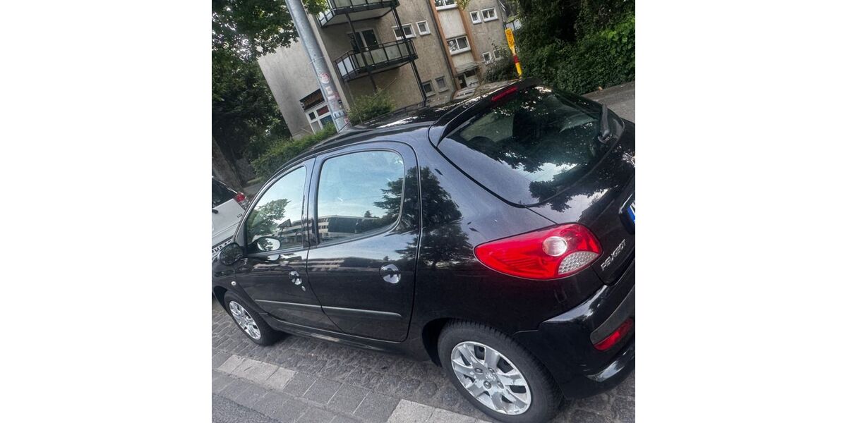 Peugeot 206 130.000 km 2.400 &euro; Düsseldorf 40627