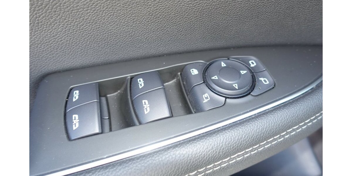 Opel Insignia Elegance Navi PDC Kamera Memory LED eGHSD 96.200 km 19.950 &euro; Neumarkt/OPf 92318