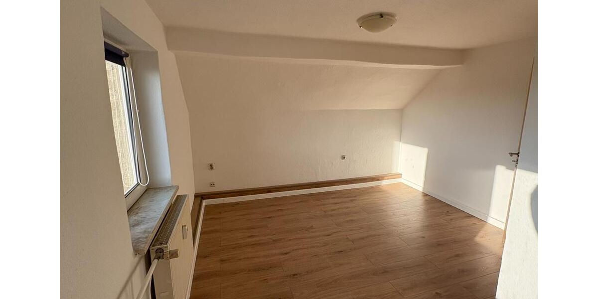 Dachgeschoßwohnung Goldberg - 2 Zimmer, 39 m&sup2;, 273&euro; | Angebot:25342501