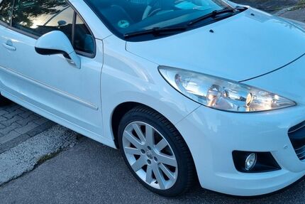 Peugeot 207 82.000 km 4.900 € Mühlheim am Main 63165