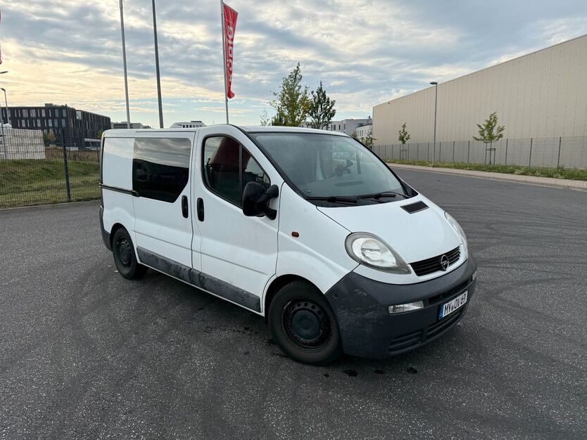 Opel Vivaro 199.000 km 1.999 € Mendig 56743