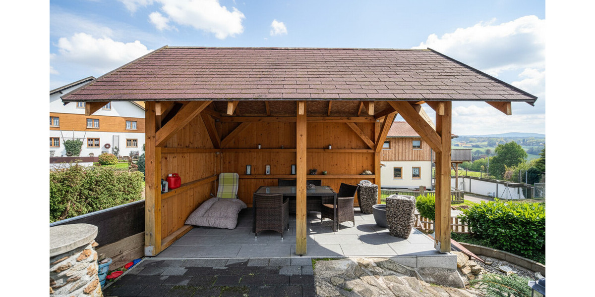 Charmantes Zweifamilienhaus mit loftartigem Dachausbau in ruhiger Lage - Zweifamilienhaus Neukirchen beim Heiligen Blut / Lamberg Lamberg | Angebot:23653413