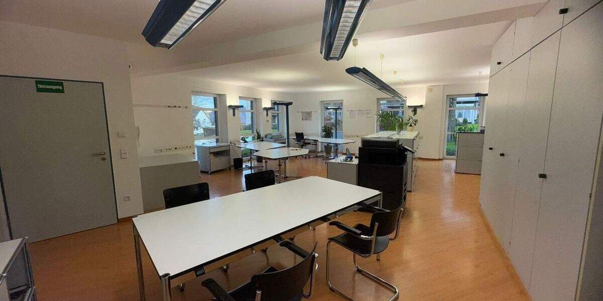 Gewerbeobjekt Schieder-Schwalenberg Schieder - 3 Zimmer, 120 m&sup2;, 960&euro; | Angebot:24594945