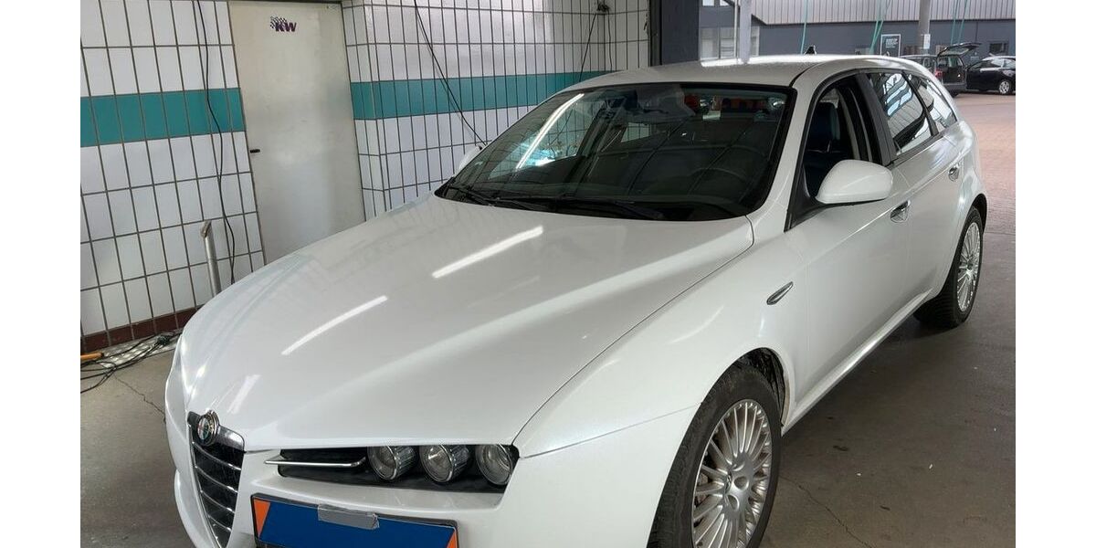 Alfa Romeo 159 104.842 km 13.990 &euro; Taucha 04425