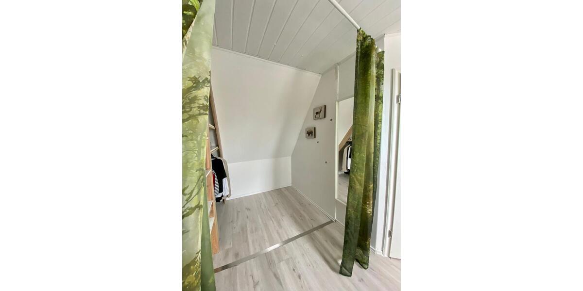 Dachgeschoßwohnung Wesselburen - 3 Zimmer, 70 m&sup2;, 870&euro; | Angebot:25367906