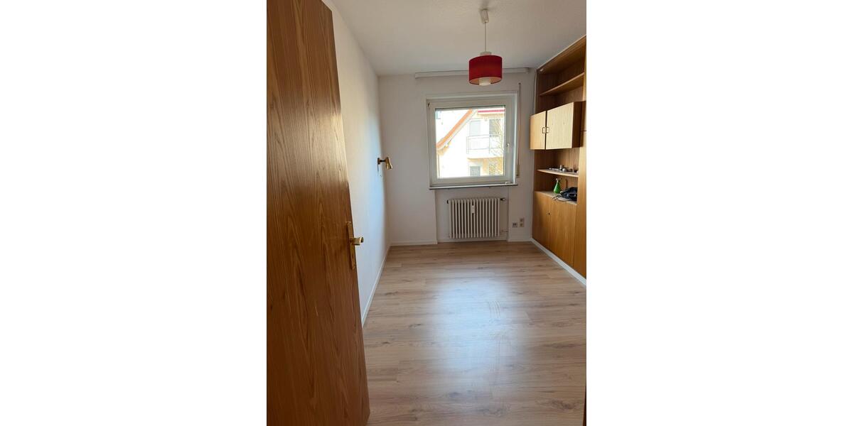 Etagenwohnung Rutesheim - 5 Zimmer, 123 m&sup2;, 1.350&euro; | Angebot:25393821