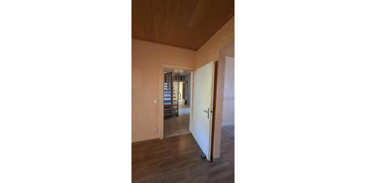 Reihenhaus Beckingen - 7 Zimmer, 140 m&sup2;, 120.000&euro; | Angebot:26884832