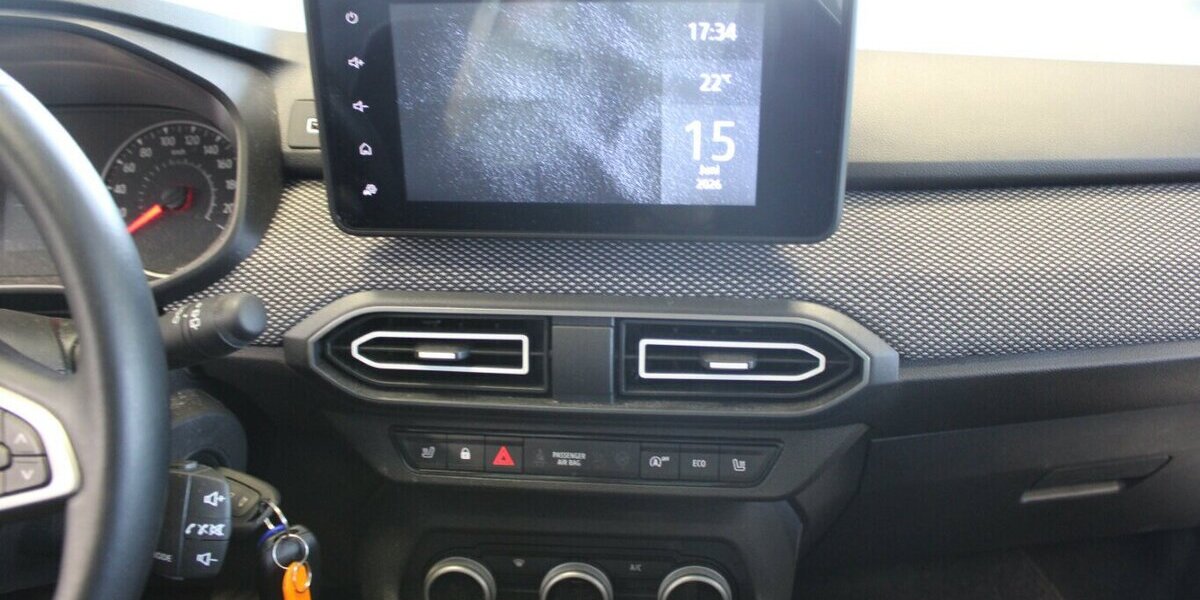 Dacia Sandero TCe 90 CVT Expression 14.222 km 15.980 &euro; Euskirchen 53881