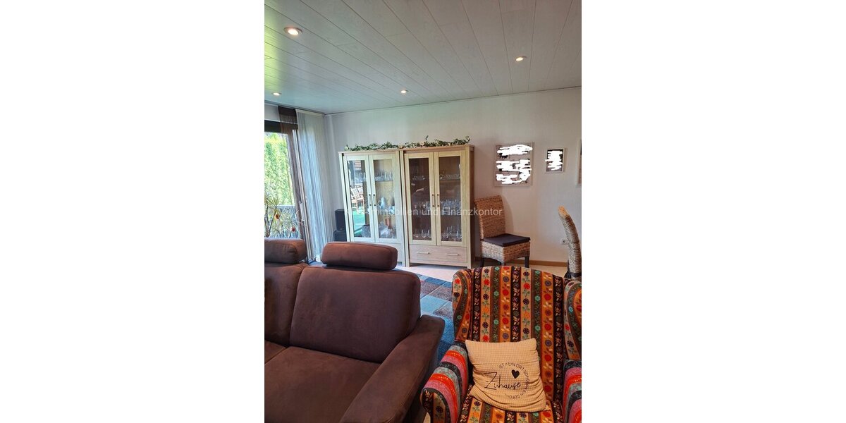 Attraktives Renditeobjekt in Vellmar - Gepflegtes Anlagejuwel mit großzügigem Raumangebot - Mehrfamilienhaus, Wohnhaus Vellmar | Angebot:25756442