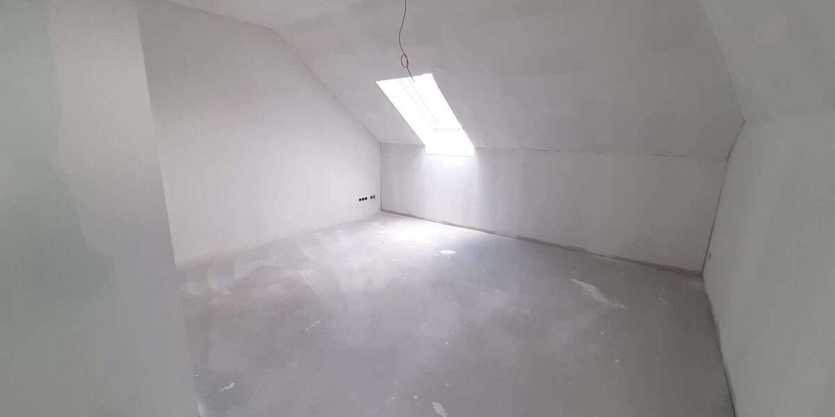 Exklusiv Doppelhaushälfte über 3 Etagen mit Terrasse und Garten 5 zimmer