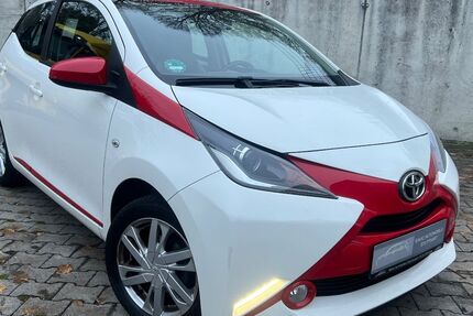 Toyota Aygo (X) 62.690 km 10.790 &euro; Stuttgart 70378