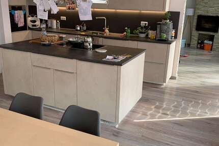 Haus zum Mieten in Gäufelden 2.200 € 195.17 m² 8 zimmer