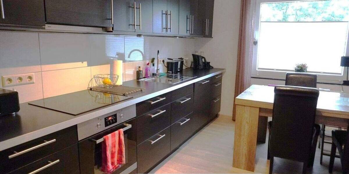 RESERVIERT! Gemütliche 4 Zimmer Wohnung mit großem Süd-Balkon in Innenstadtlage! 4 zimmer