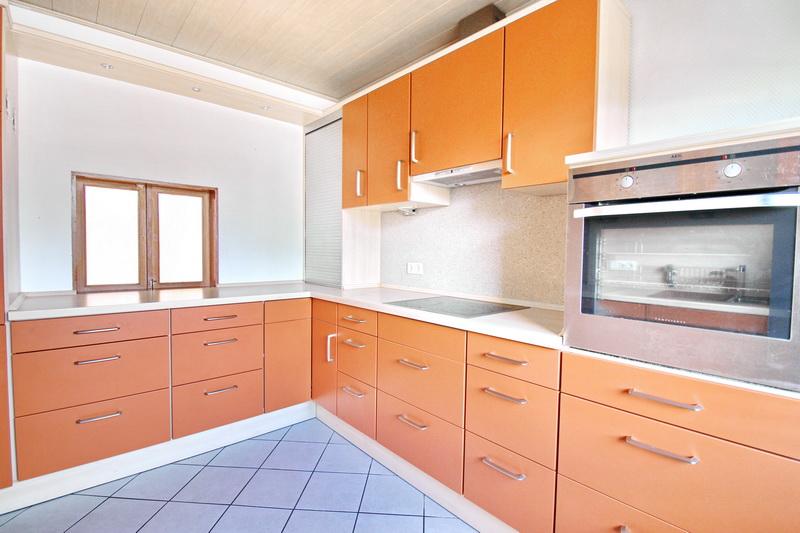 ZWEI-Familienhaus * 116 + 87 m² in traumhafter Lage ! Auch für Anleger interessant ! - Zweifamilienhaus Alveslohe | Angebot:7071303