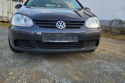 VW Golf 210.525 km 3.000 &euro; Löhne 32584