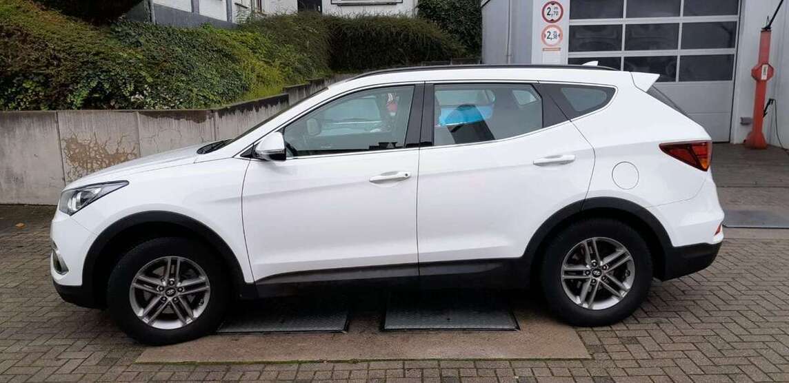 Hyundai SANTA FE 107.000 km 18.900 € Dortmund 44388