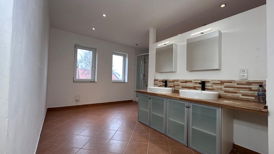 Bauernhaus, Landhaus Wolfhagen - 6.5 Zimmer, 200 m&sup2;, 229.000&euro; | Angebot:26379919