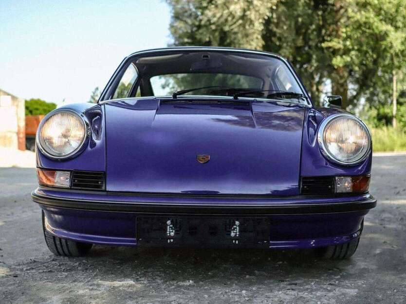911