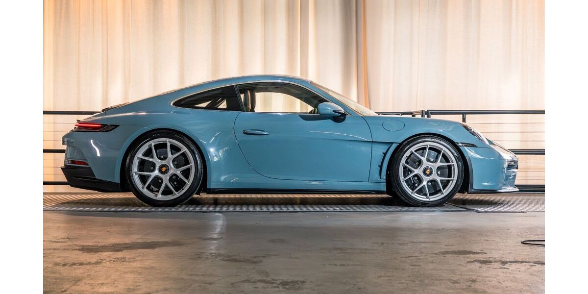 Porsche 992 9.520 km 355.500 &euro; Ismaning 85737