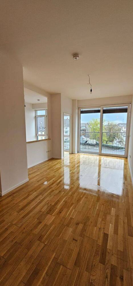 Sehr schöne sanierte 3 Zimmer Wohnung mit Balkon in Moers zu vermieten