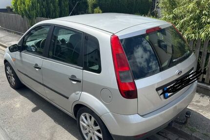 Ford Fiesta 158.000 km 1.000 &euro; Seesen 38723