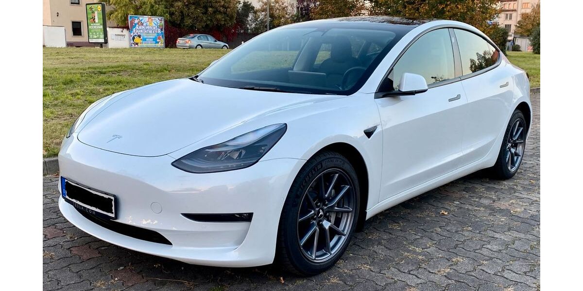 Tesla Model 3 46.000 km 29.800 &euro; Dresden 01257