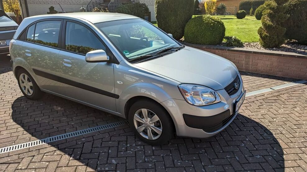 Kia Rio 37.408 km 3.999 € Heringen 36266