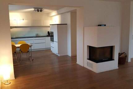 Helle 3,5 Zimmerwohnung mit Balkon, Kamin und Blick ins Grüne, stadtnah 3 zimmer