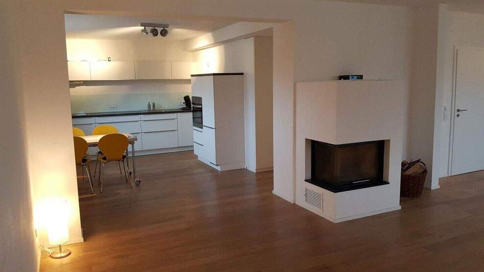 Helle 3,5 Zimmerwohnung mit Balkon, Kamin und Blick ins Grüne, stadtnah 3 zimmer