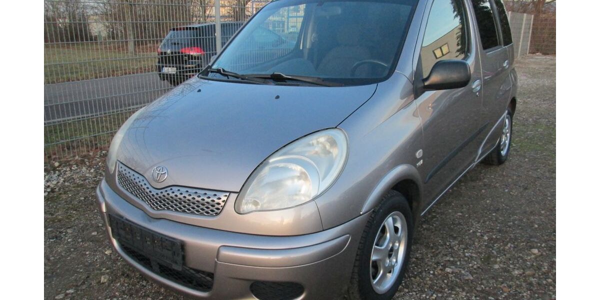 Toyota Yaris 233.998 km 2.699 &euro; Delitzsch 04509