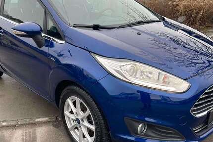 Ford Fiesta 64.810 km 8.900 &euro; Reutlingen 72770