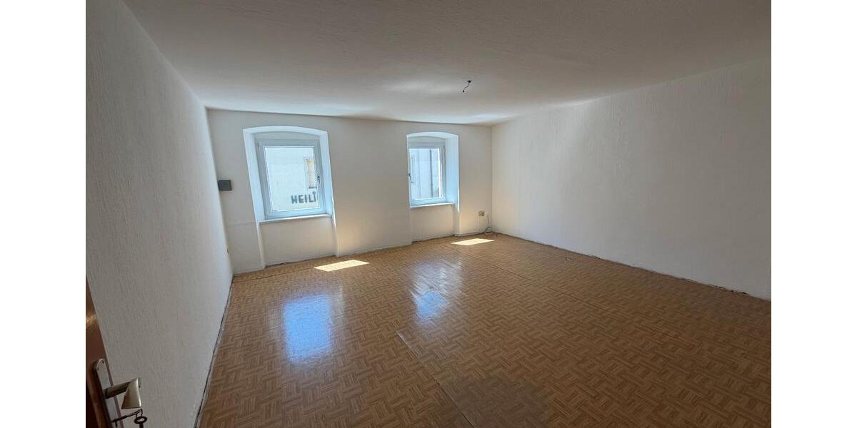 Etagenwohnung Cham - 3 Zimmer, 80 m&sup2;, 600&euro; | Angebot:26396925