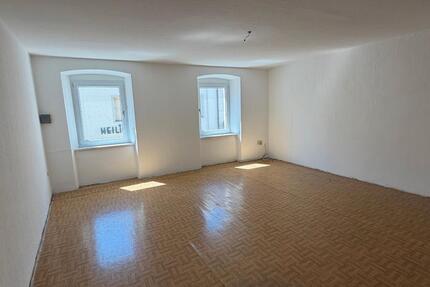 Wohnung Cham - 3 Zimmer, 80 m&sup2;, 600&euro; | Angebot:26396925