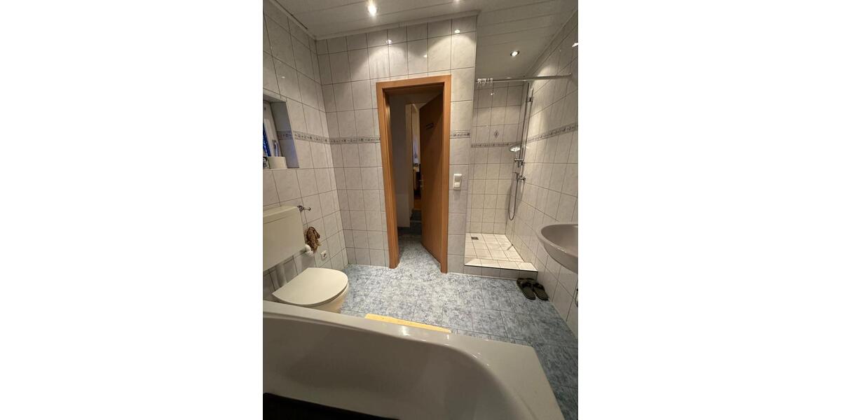 Reihenhaus Essen Stadtbezirk V - 3 Zimmer, 68 m&sup2;, 1.200&euro; | Angebot:26037343