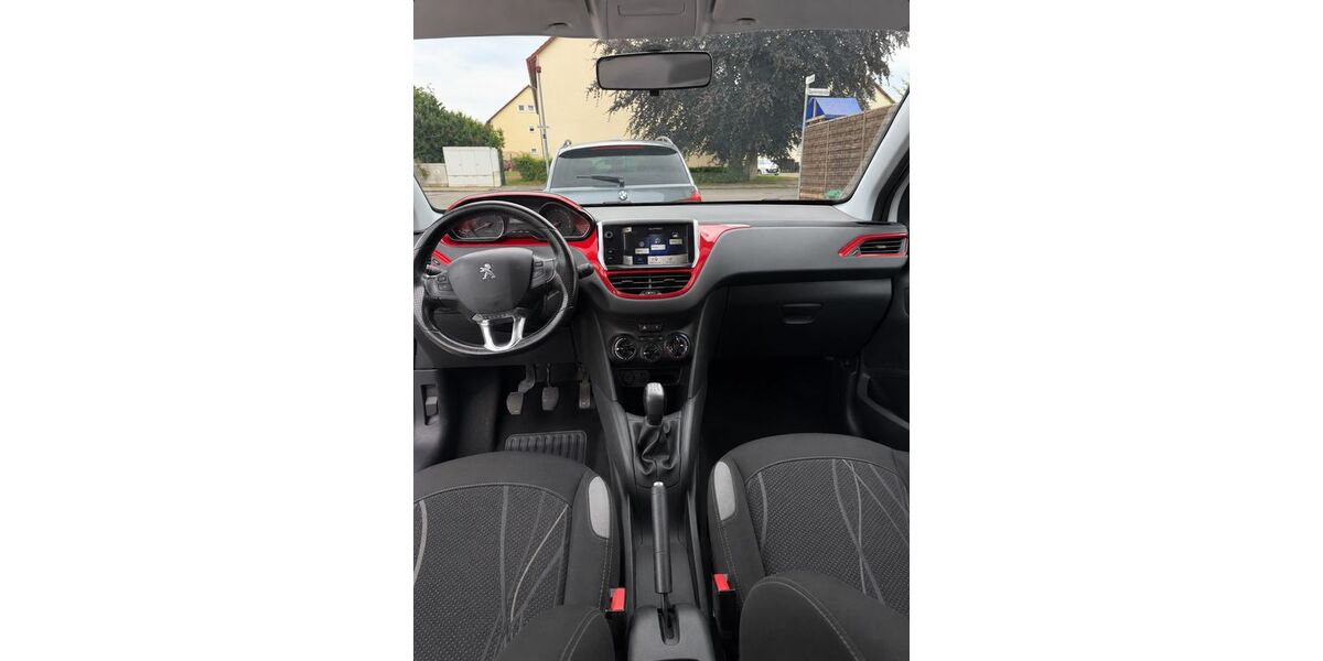 Peugeot 208 97.500 km 3.355 &euro; Hameln 31785