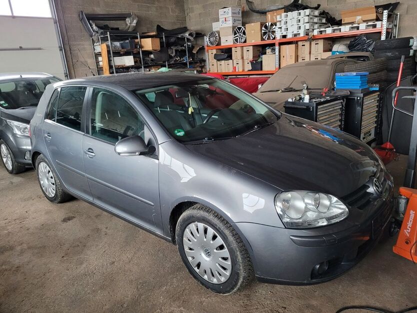 VW Golf 209.000 km 2.399 € Spraitbach 73565