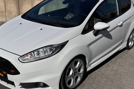 Ford Fiesta 152.000 km 8.490 &euro; Dinslaken 46539