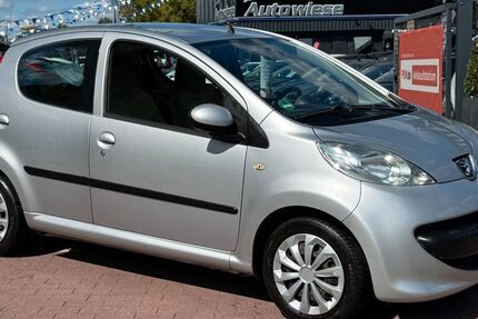 Peugeot 107 83.222 km 3.490 € BERLIN 13127