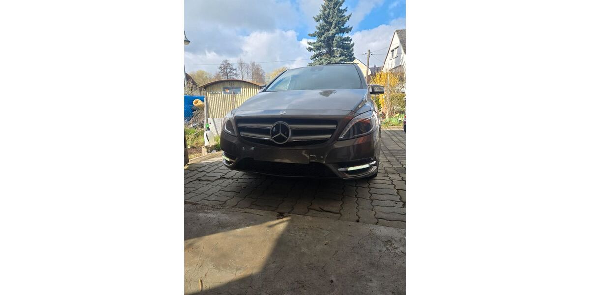 Mercedes-Benz B 180 99.300 km 8.350 &euro; Lödla 04617