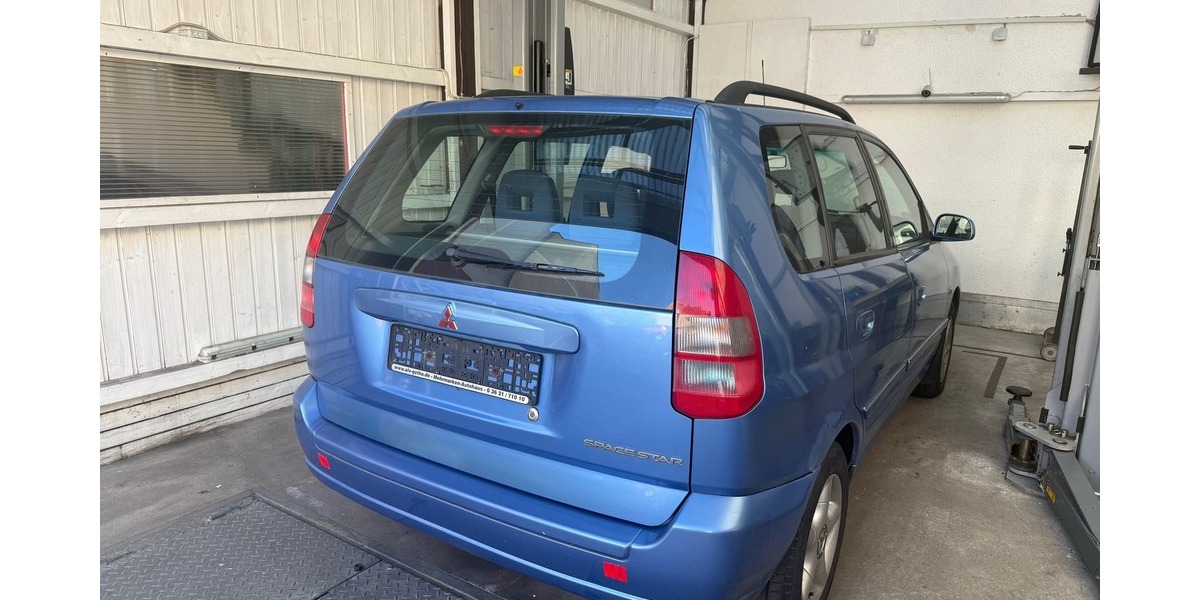 Mitsubishi Space Star Automatik Klima Comfort 1600 168.900 km 699 &euro; Berlin 10247
