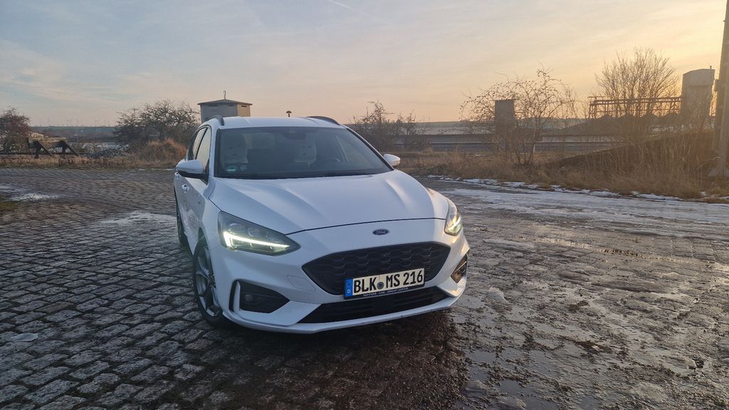 Ford Focus 105.000 km 16.900 &euro; Bad Bibra 06647