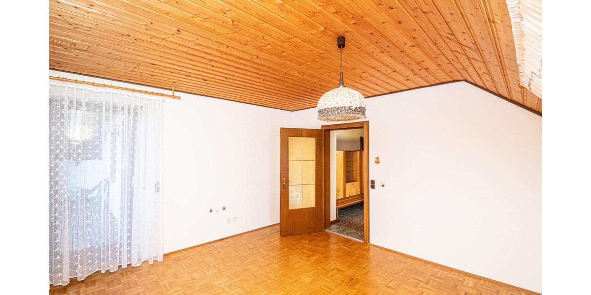 Großzügiges Haus mit 2 Wohneinheiten möglich – ideal für Familie oder Vermietung - Einfamilienhaus Schönsee | Angebot:26443086
