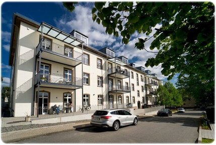 Neuwertige 3-Zimmer-Dachgeschoßwohnung inmitten der Kurstadt!