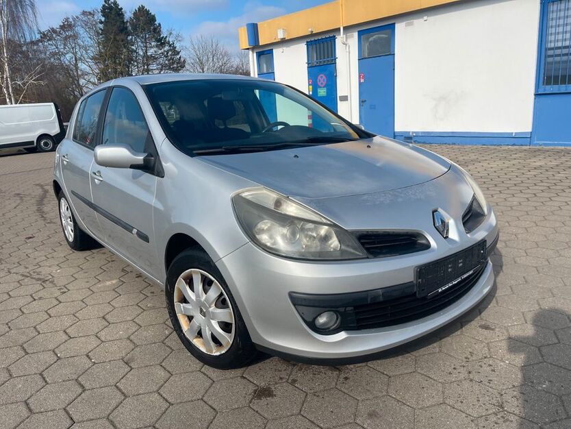Renault Clio 130.668 km 3.500 € Broderstorf 18184