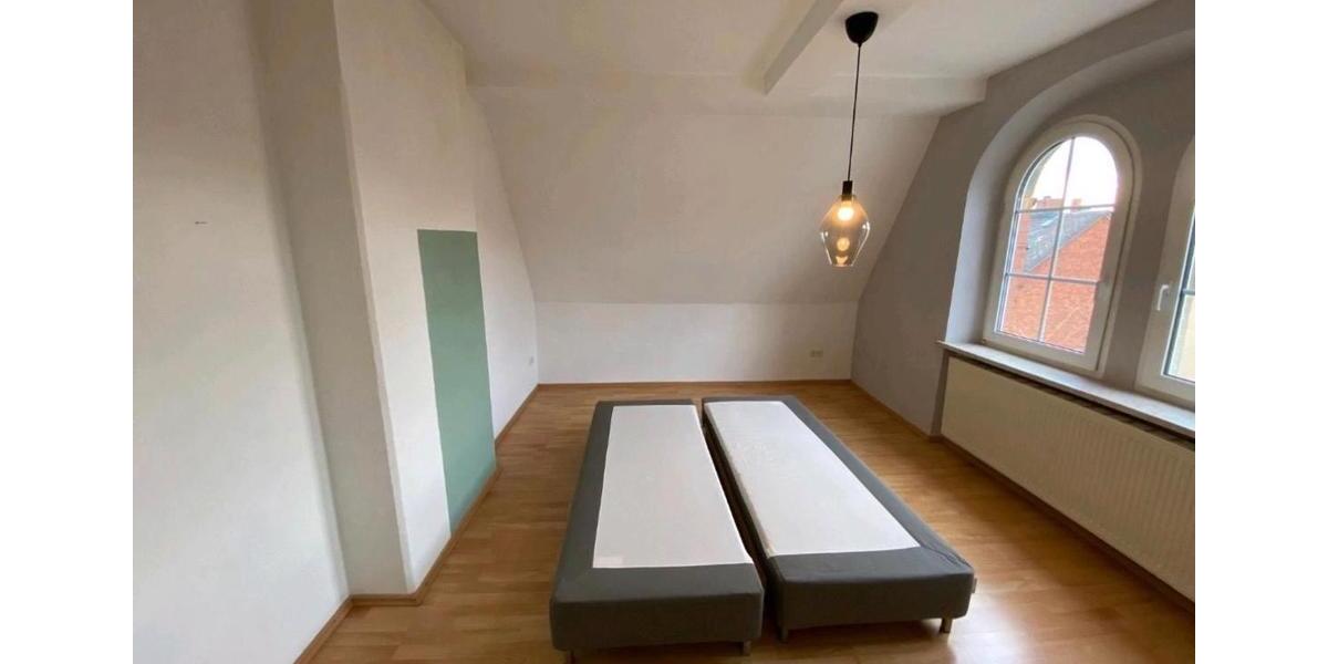Dachgeschoßwohnung Bayreuth City - 2 Zimmer, 65 m&sup2;, 680&euro; | Angebot:26694040